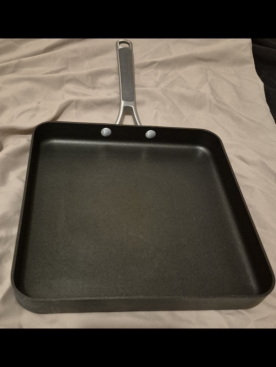 Calphalon Other - Calphalon 11" Square Frying Pan